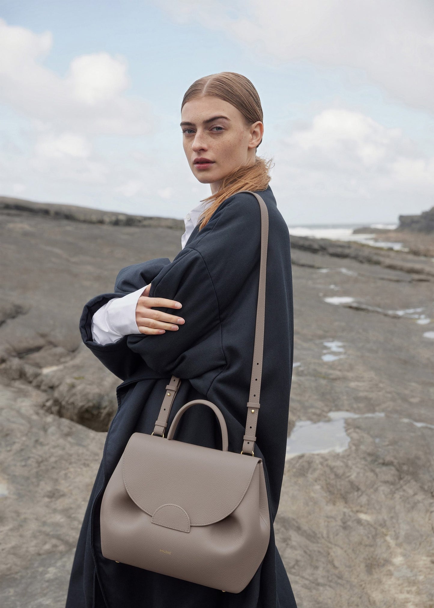 Numéro Un – Gris texturé