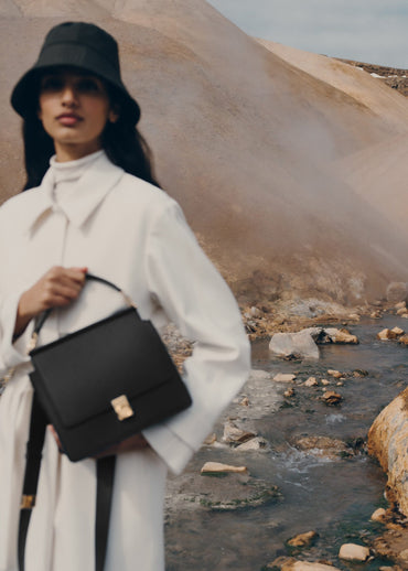 Numéro Sept – Noir texturé