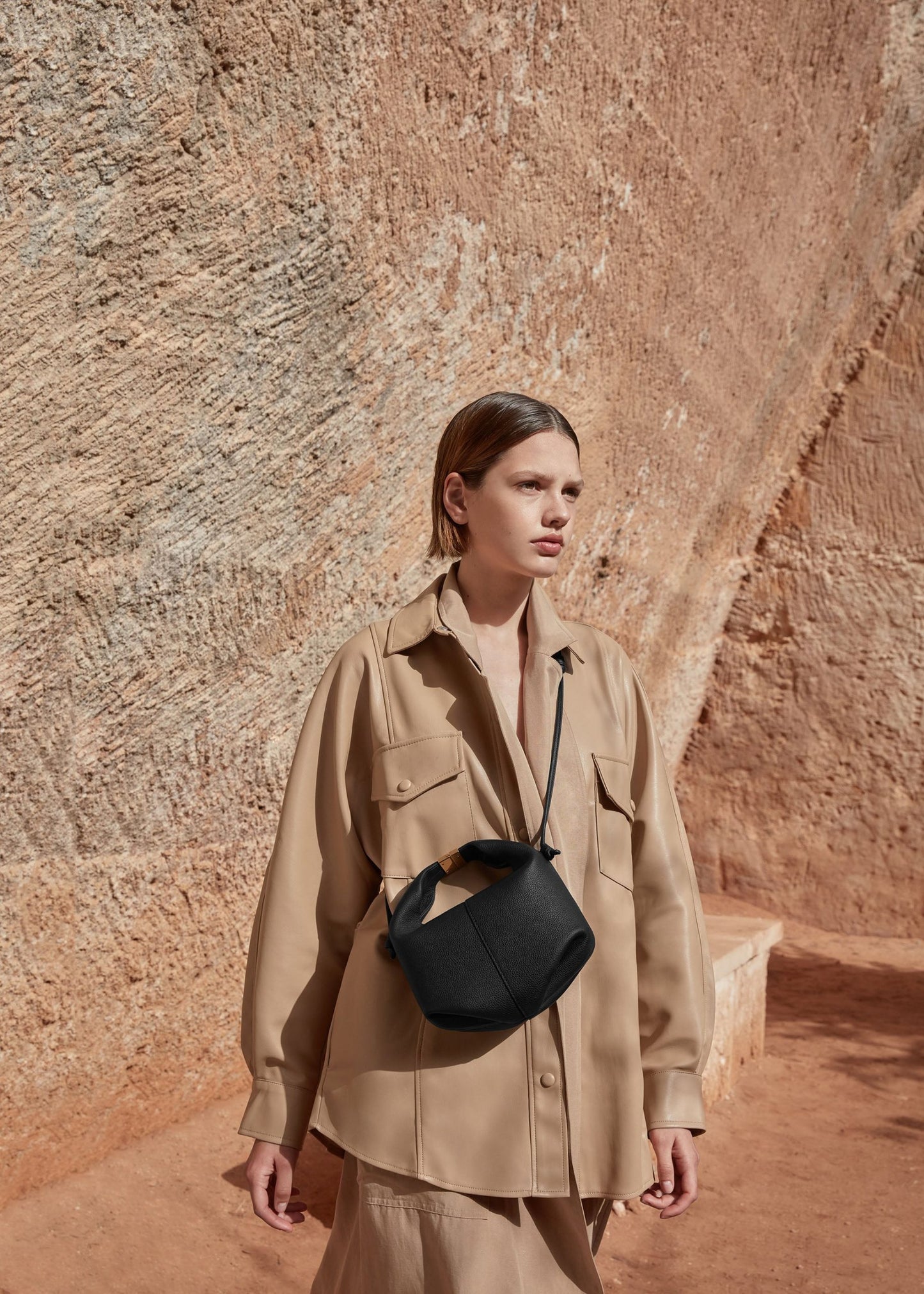 Béri – Noir texturé