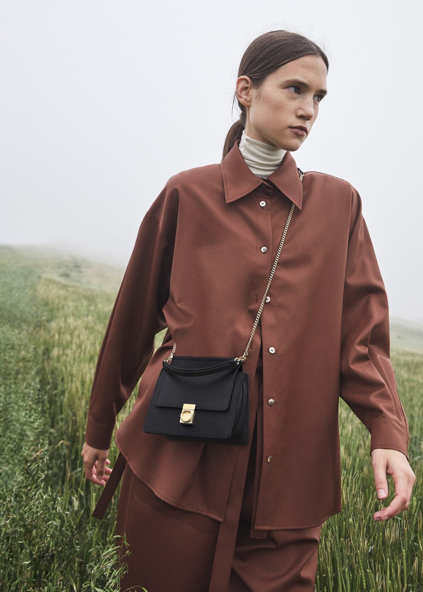 Numéro Sept Mini – Noir Texturé