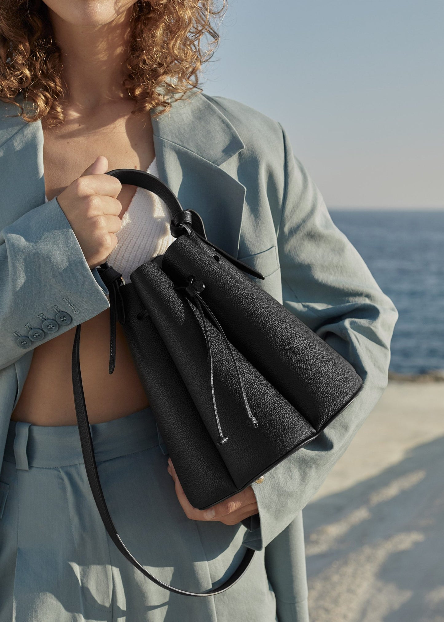 Numéro Huit – Noir texturé