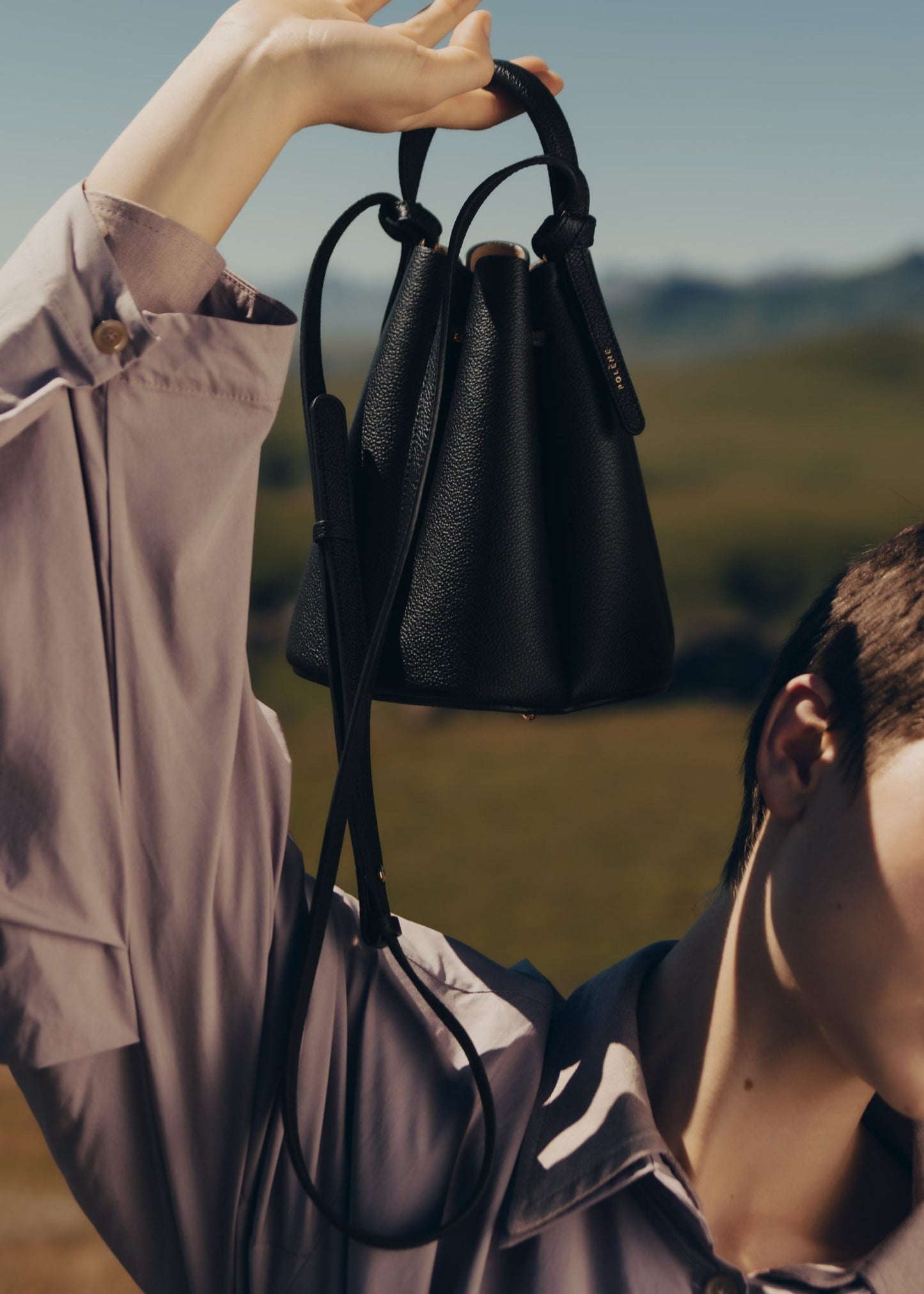 Numéro Huit Mini – Noir Texturé