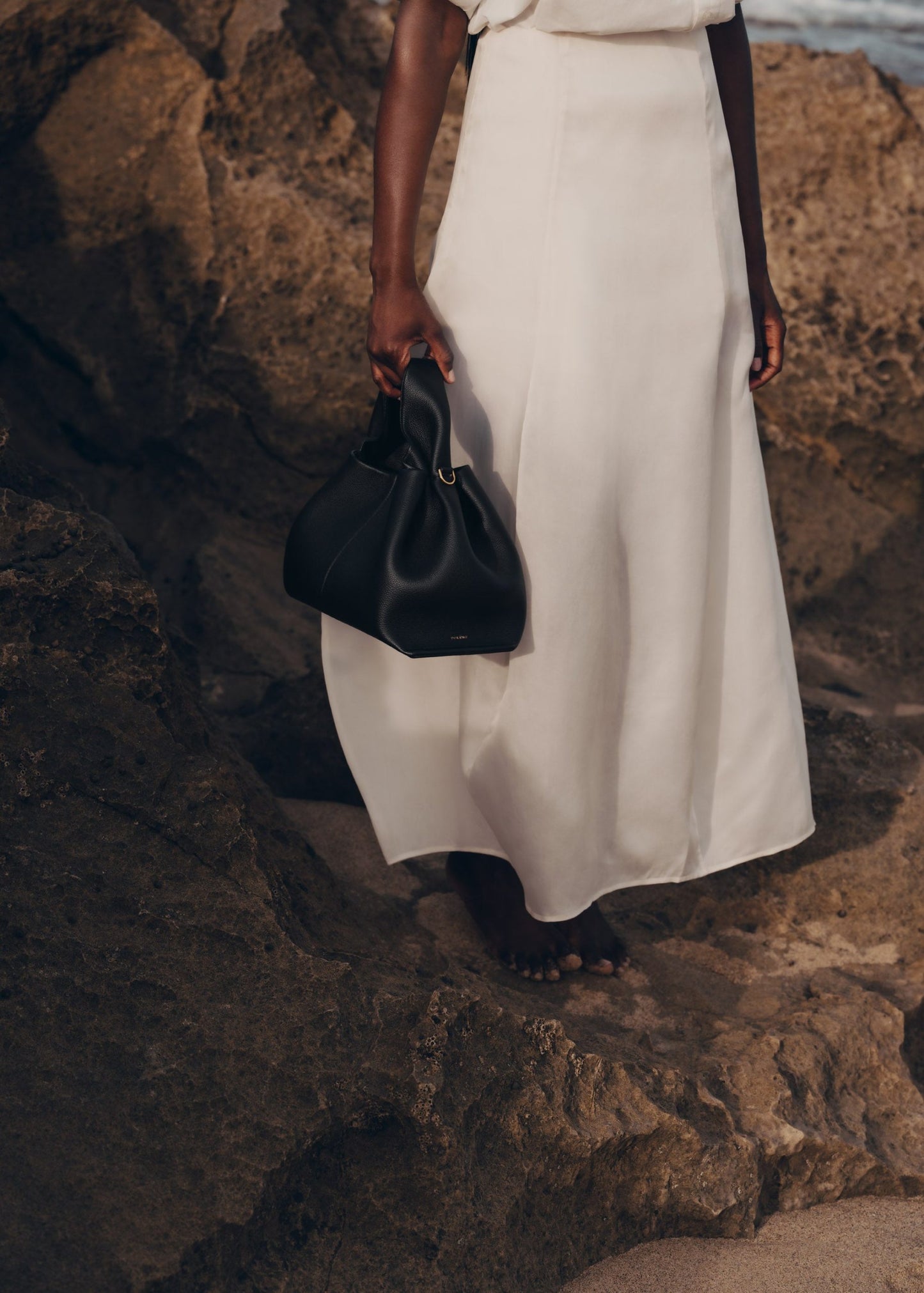 Numéro Neuf – Noir texturé