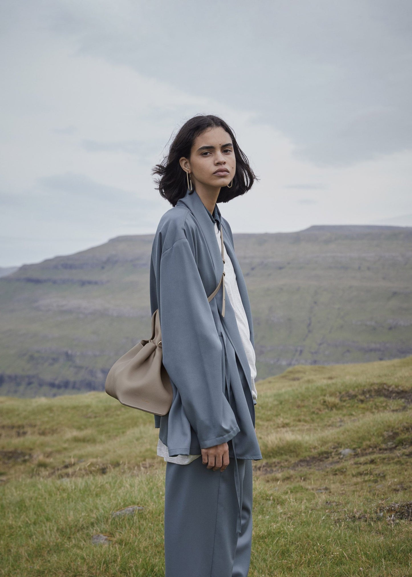 Numéro Neuf – Taupe texturé