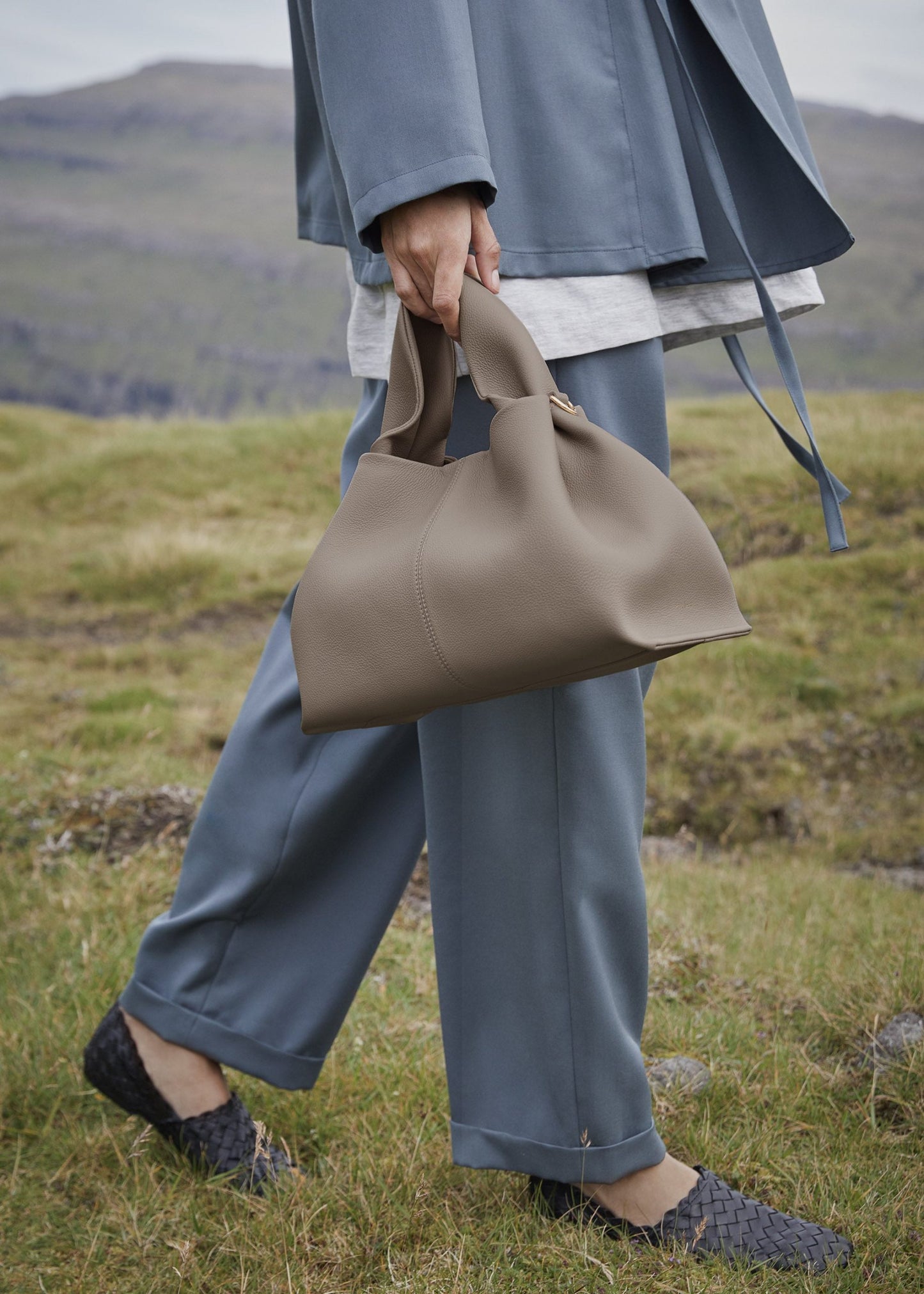 Numéro Neuf – Taupe texturé