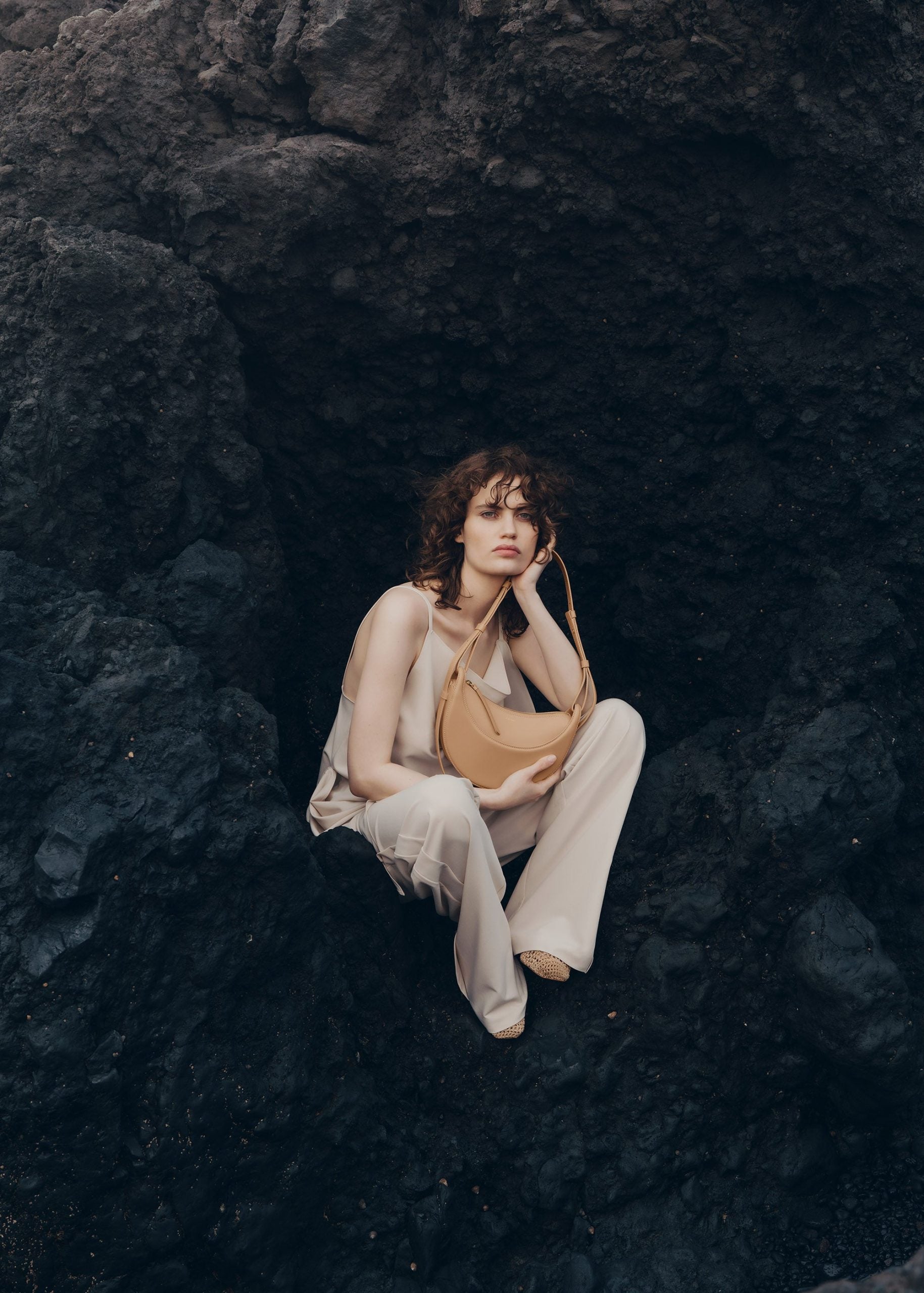 Sac Polène Numéro Dix en cuir grainé beige — Maroquinerie Polène Paris