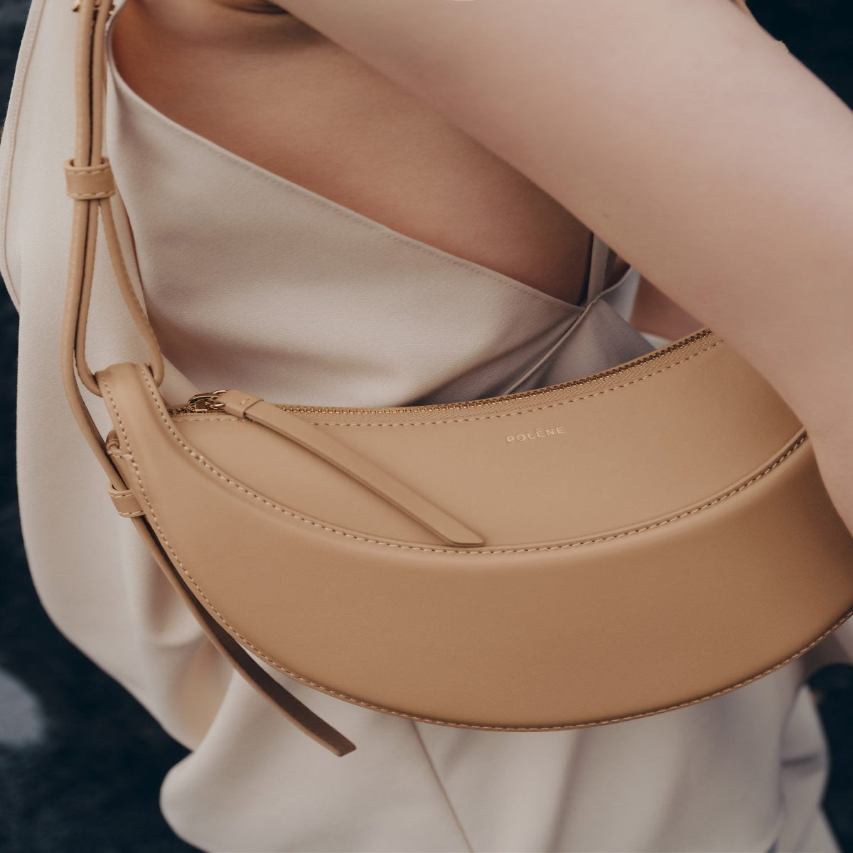 Sac Polène Numéro Dix en cuir grainé beige — Maroquinerie Polène Paris