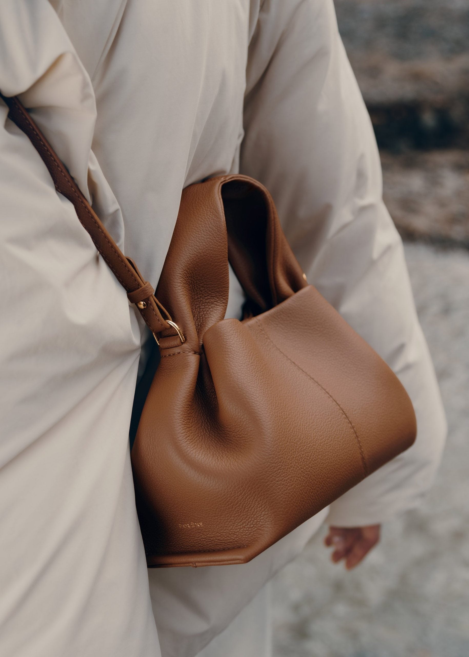 Sac Polène Numéro Dix en cuir grainé beige — Maroquinerie Parisienne